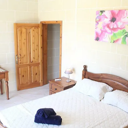 Tarsons Court Flat No 8 * Marsalforn