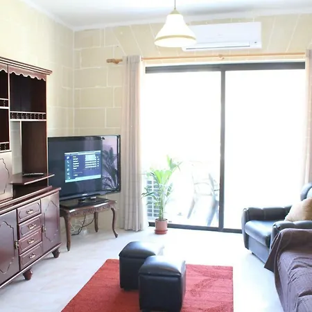 Tarsons Court Flat No 8